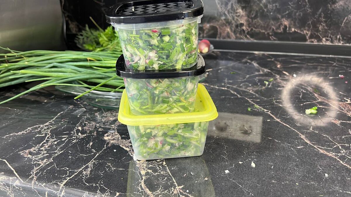 Кулінари розповіли, як можна заморозити окрошку на зиму – простий та цікавий спосіб