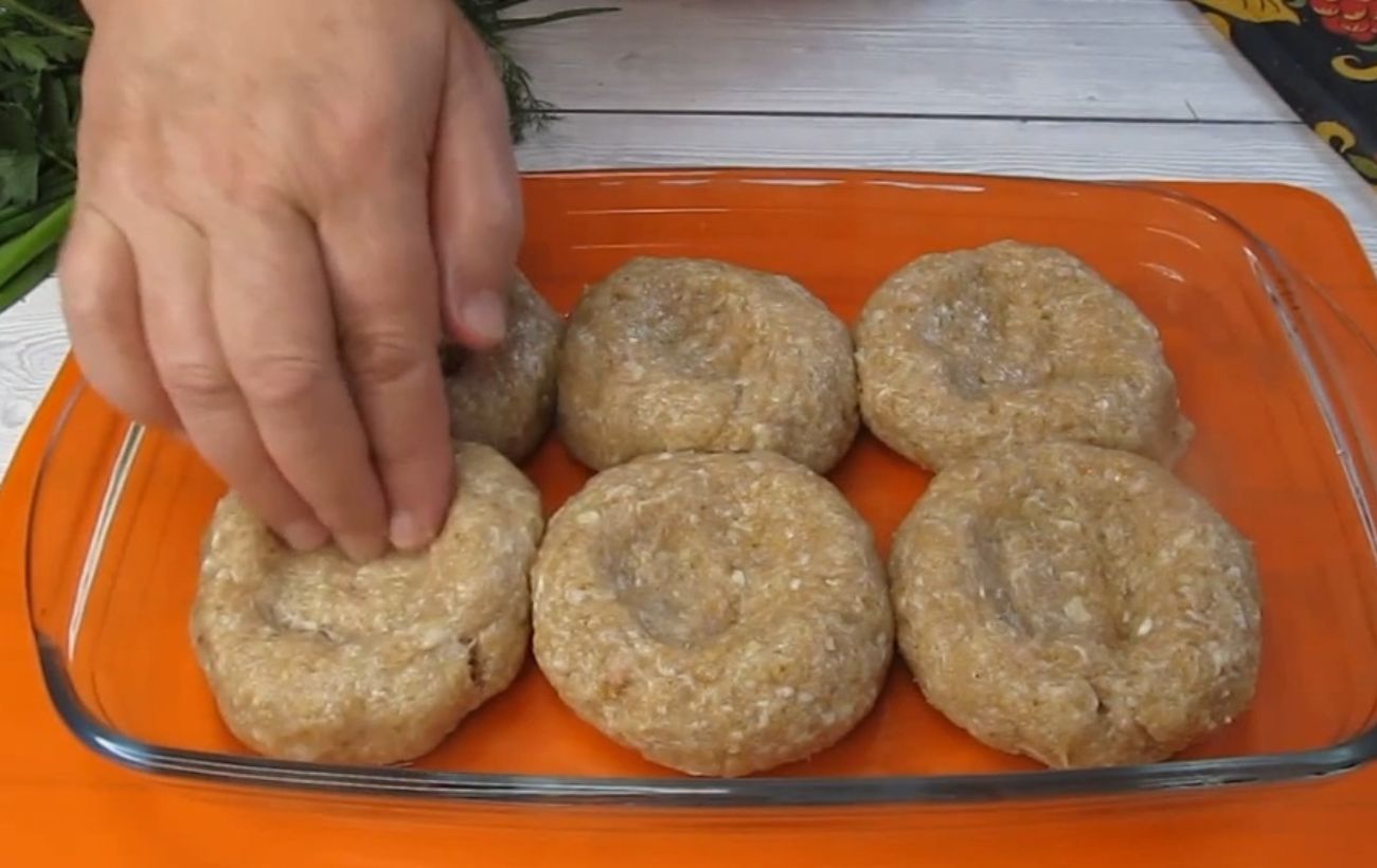 Кулінари поділились оновленим рецептом смачних котлет, які сподобаються кожному