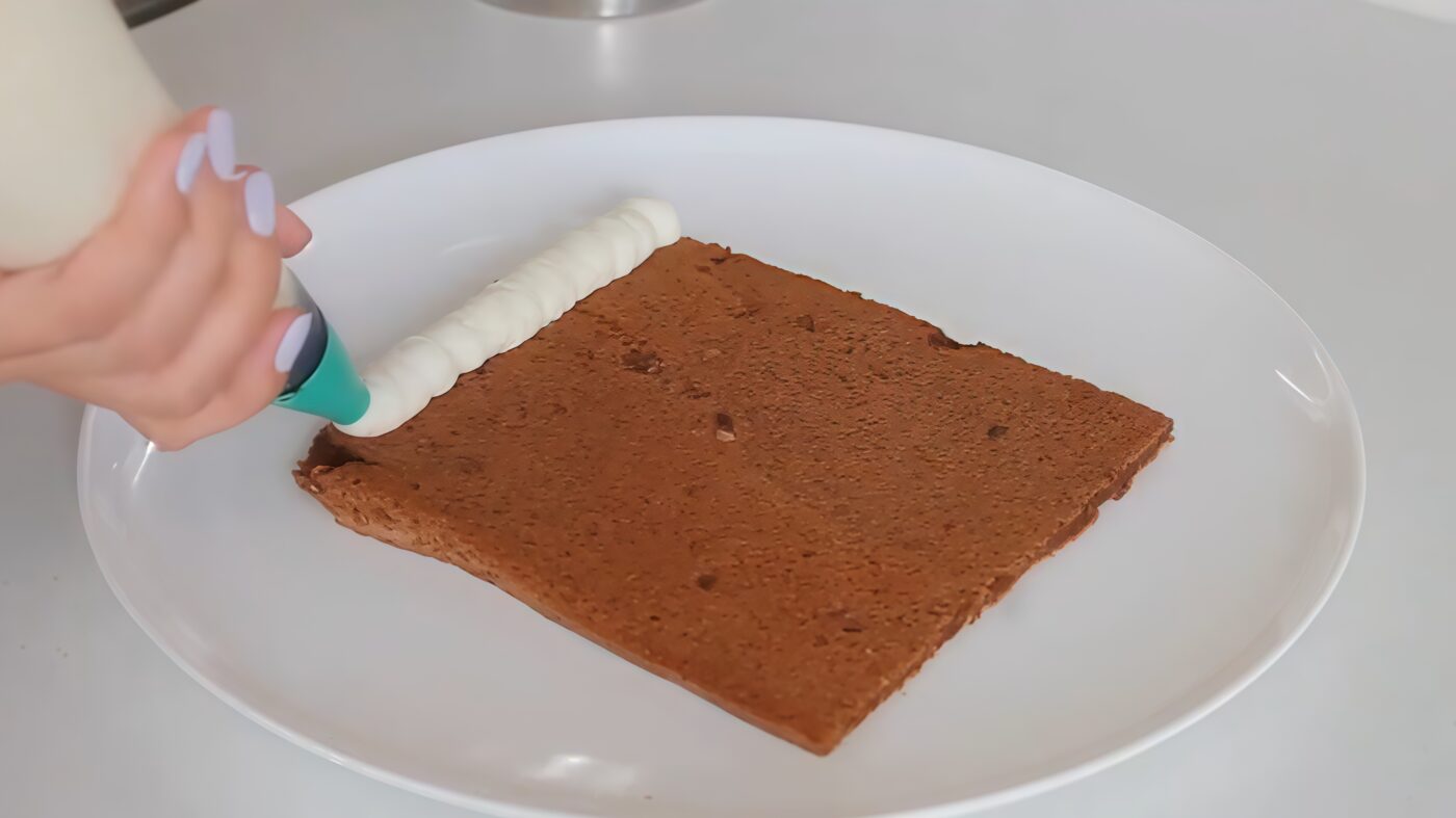 Кулінари розповіли, як приготувати смачний домашній торт з мінімуму продуктів – рецепт