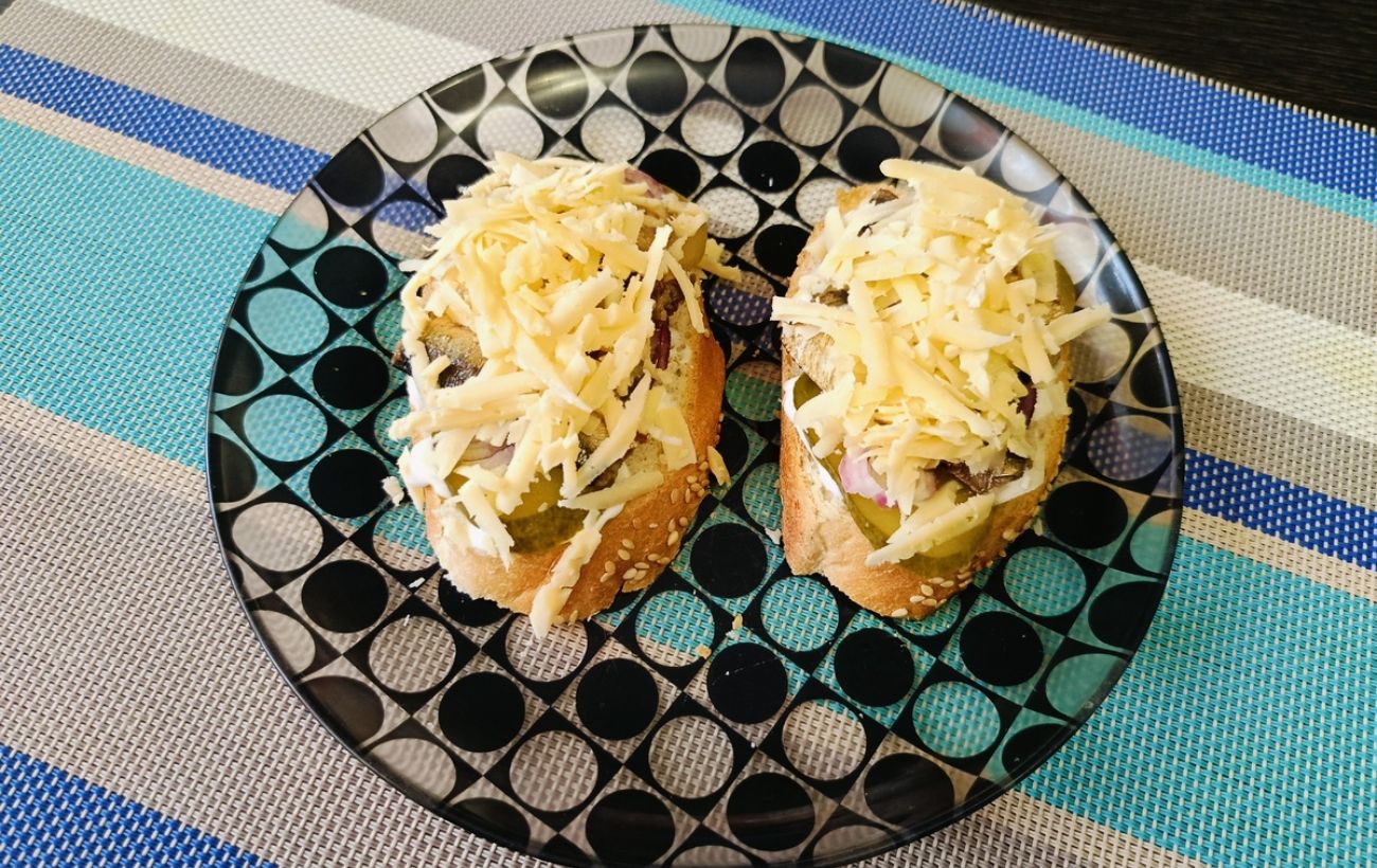 Кулінари розповіли, як приготувати смачні брускети до святкового столу зі шпротами