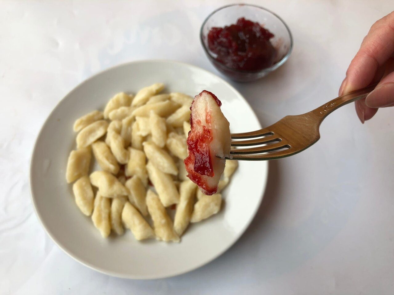 Кулінари розповіли, як приготувати смачні вареники з доступних інгредієнтів – просто й швидко