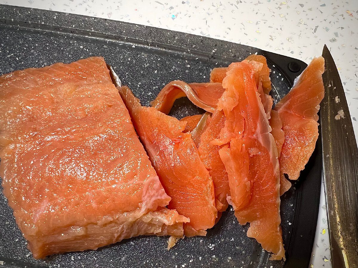 Кулінари розповіли, як швидко та просто приготувати смачну малосольну горбушу вдома