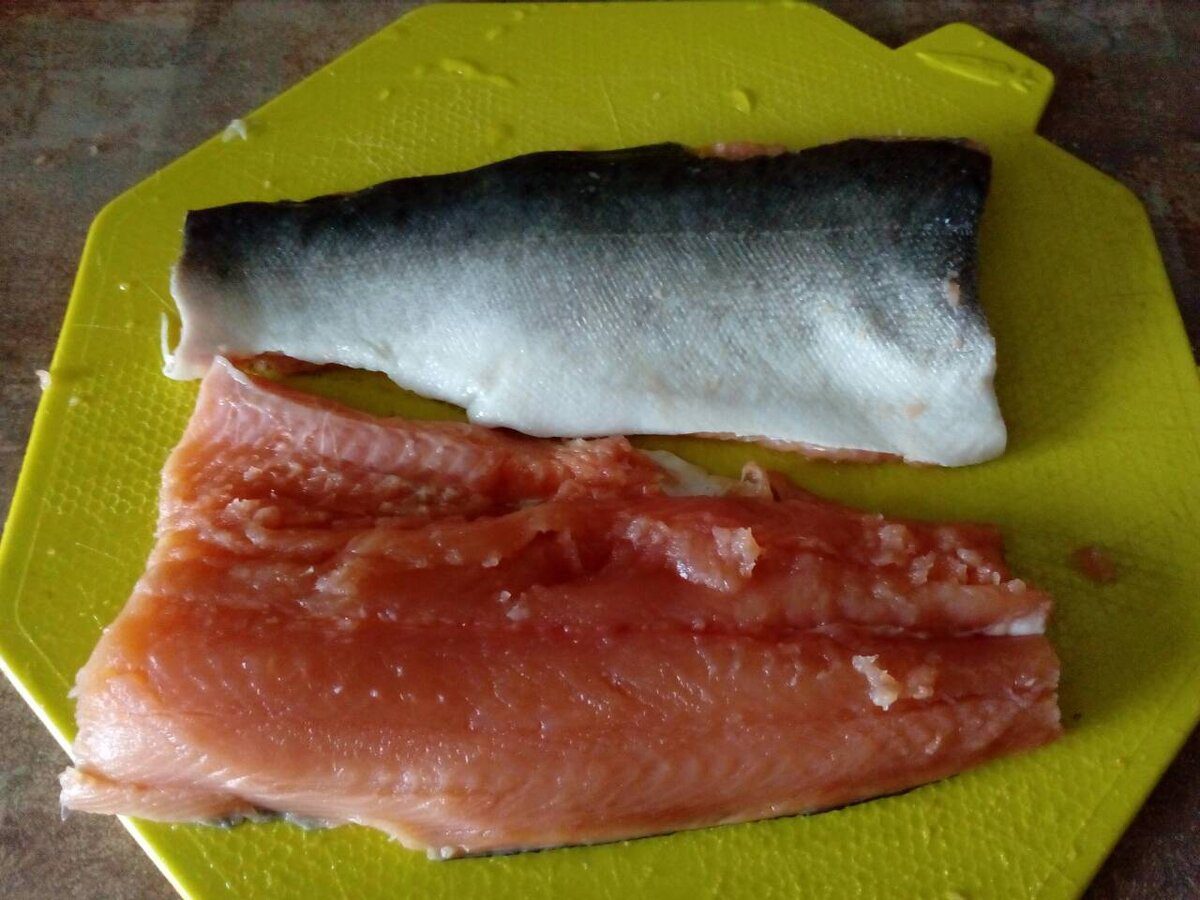 Кулінари розповіли, як швидко та просто приготувати смачну малосольну горбушу вдома