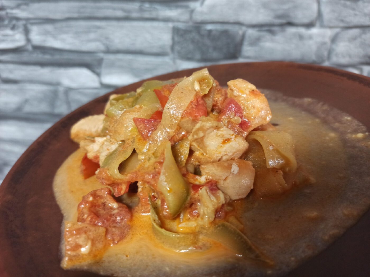 Кулінари розповіли, як можна приготувати смачну італійську пасту, використовуючи кабачки