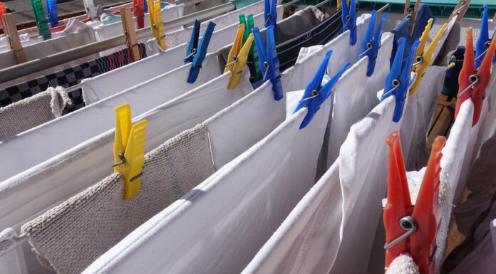 Одяг висихає за 2 години навіть коли вимикають світло й нема опалення: ось 3 способи сушки після прання Три швидких способи сушіння одягу в умовах вимкнення світла