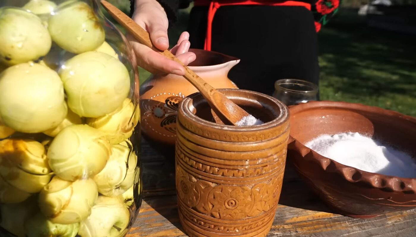 Мариновані яблука замість огірків! 5 складових