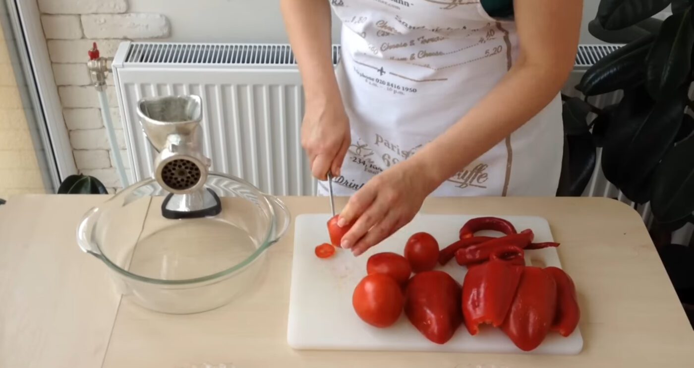 Рецепт смачної аджики без варіння