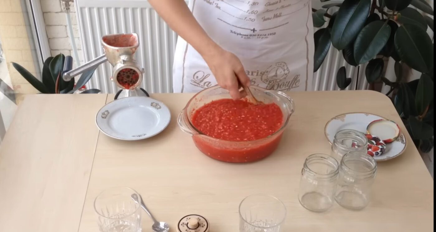 Рецепт смачної аджики без варіння