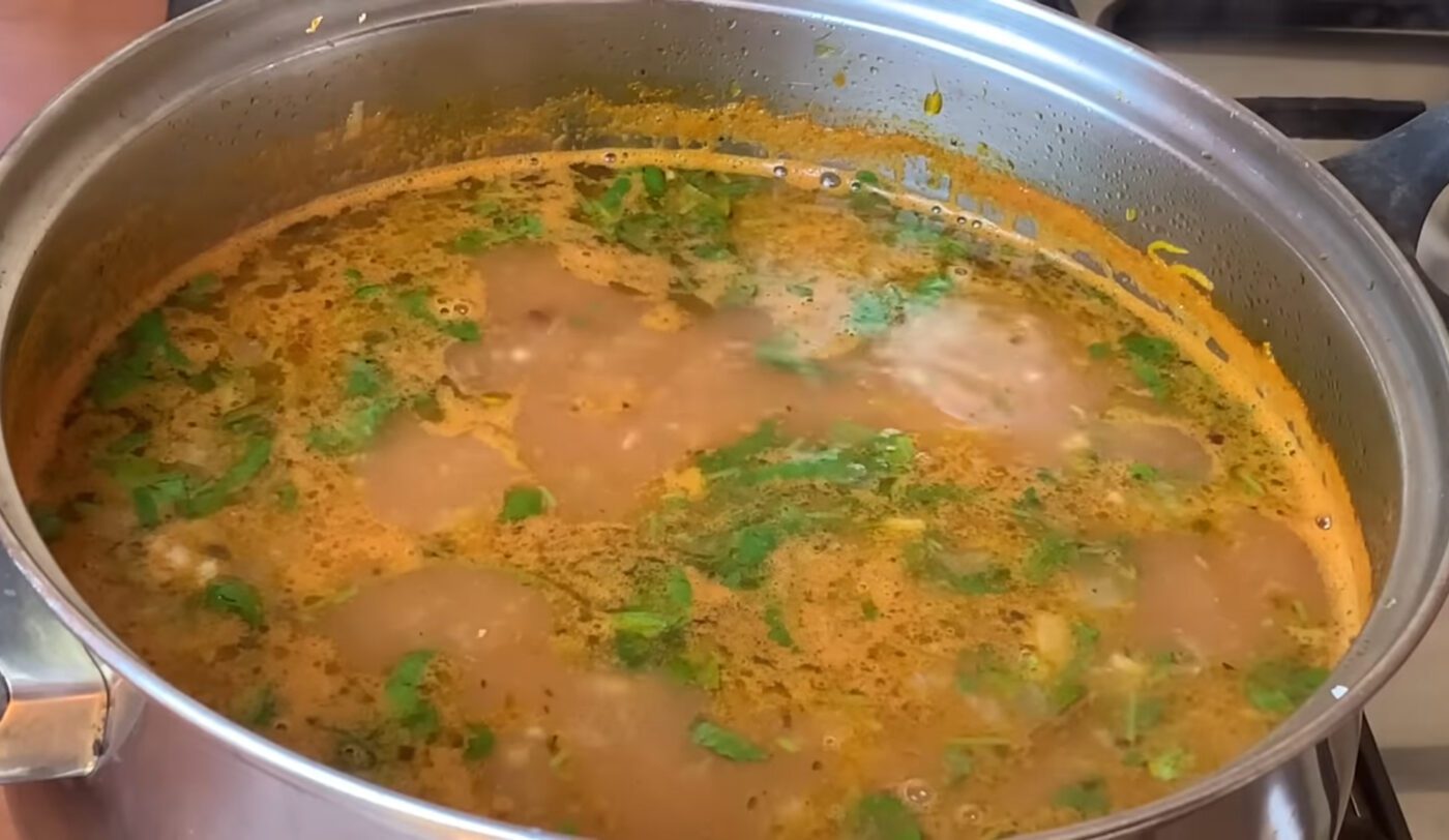 Смачний рецепт супу з квасолі