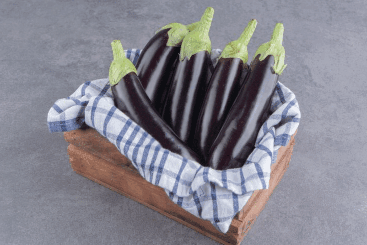 Городники розповіли, чим підживити баклажани, щоб позбутись бррошнистої роси Городники розповіли, чим підживити баклажани, щоб позбутись бррошнистої роси