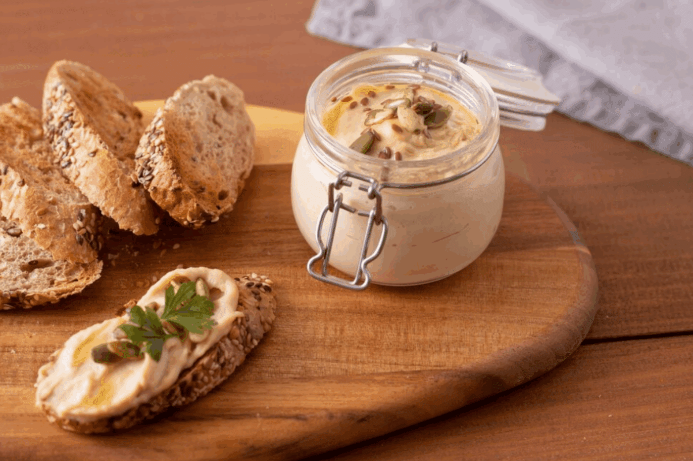 Кулінари розповіли, як приготувати бюджетну намазку на кожен день