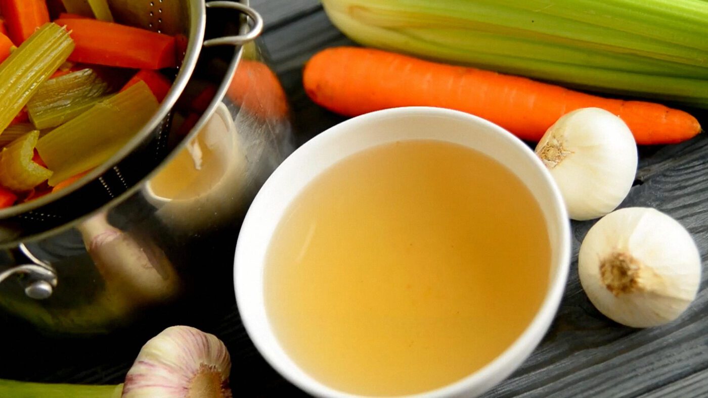 Кулінари пояснили, з яких овочів краще готувати бульйон