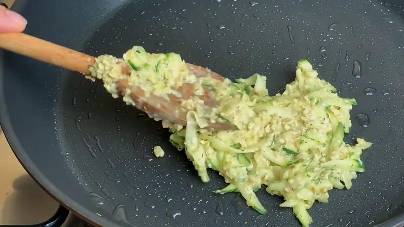 Покроковий рецепт оладок із кабачків