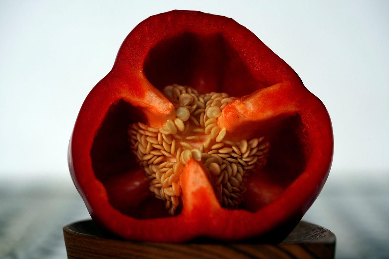 Городники розповіли, як приготувати ефективне добриво для плодоношення болгарського перцю