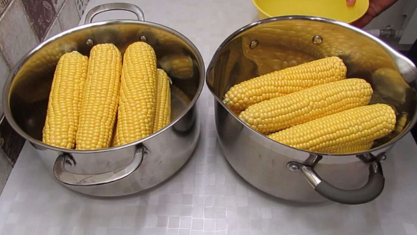 Кулінари пояснили, як підготувати кукурудзу до заморожування