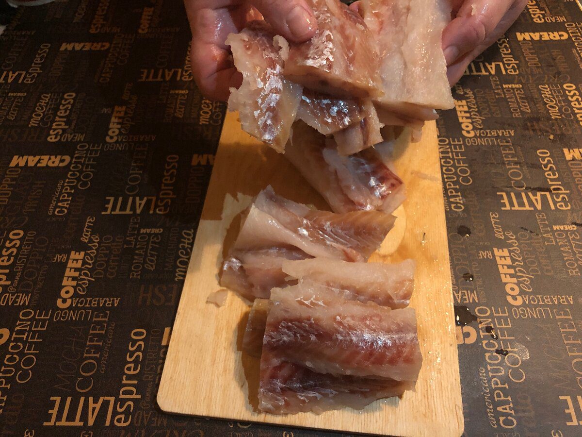 Кулінари розповіли секрети приготування смачної вечері з найдешевшої риби – просто й швидко