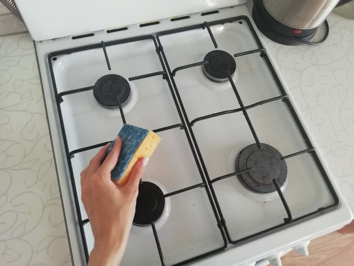 Як швидко та ефективно очистити плиту
