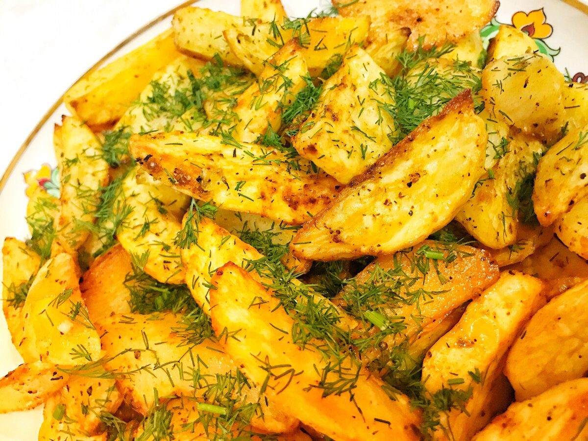 Кулінари розповіли, як приготувати смачну картоплю по-селянськи, яка буде краща за ресторанну