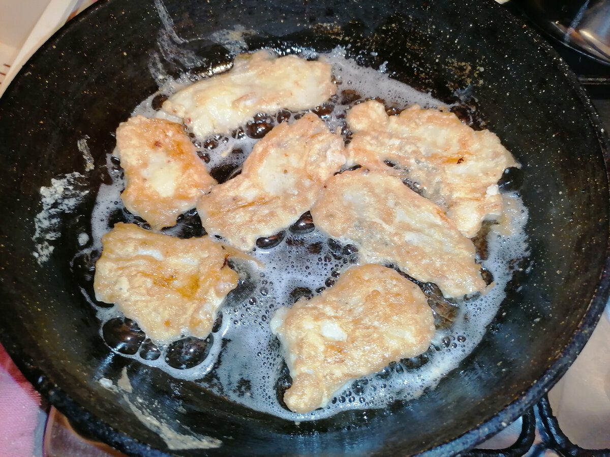 Експерти розповіли, як приготувати ароматну рибу в клярі до вечері чи святкового столу