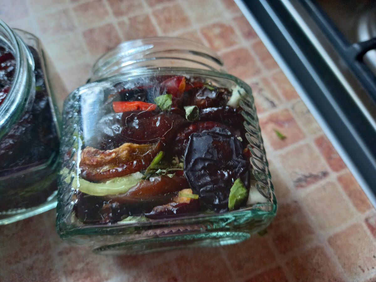  Які заготівлі можна зробити на зиму зі слив