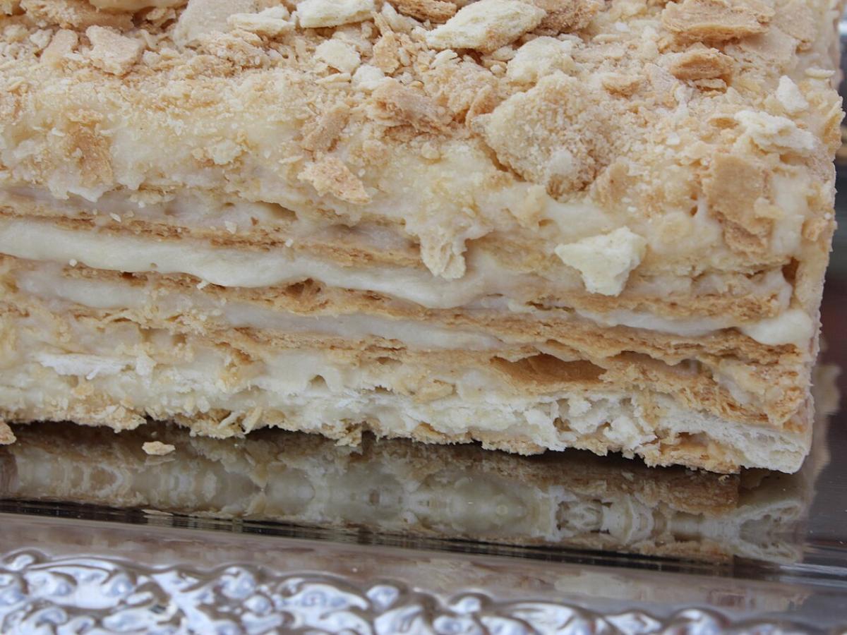 Кулінари розповіли, як приготувати торт Наполеон без випікання коржів – простий рецепт