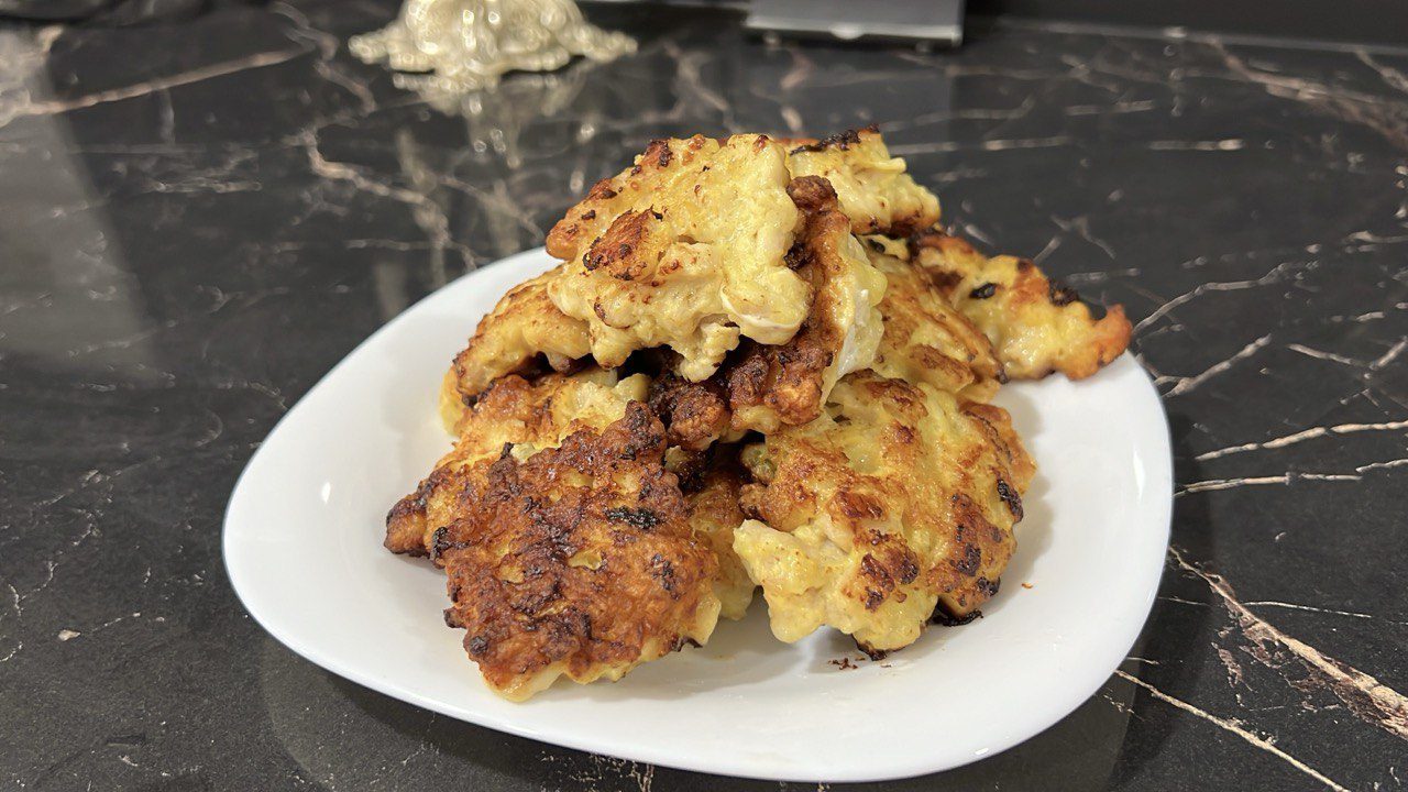 Кулінари розповіли, як приготувати смачні та соковиті курячі биточки з доступних інгредієнтів