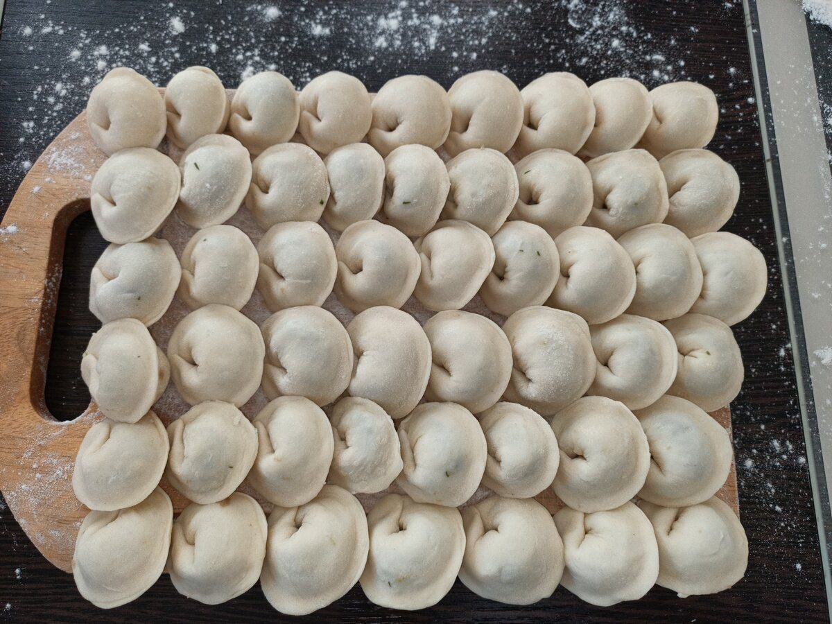 Кулінари розповіли, як приготувати смачні домашні пельмені з щільного тіста нашвидкуруч