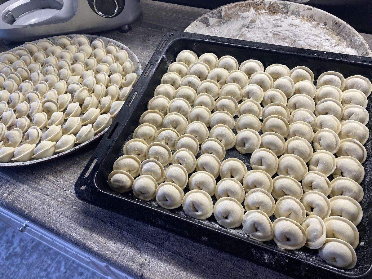 Як ліпити домашні пельмені