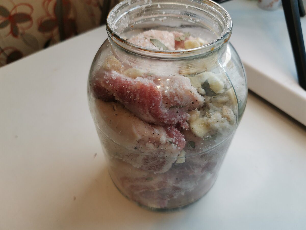 Кулінари розповіли, як приготувати смачне солоне сало в домашніх умовах без особливого клопоту