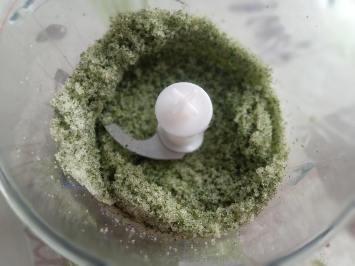 Експерти розповіли, як заготовити м'яту на зиму, аби не сушити її та не заморожувати