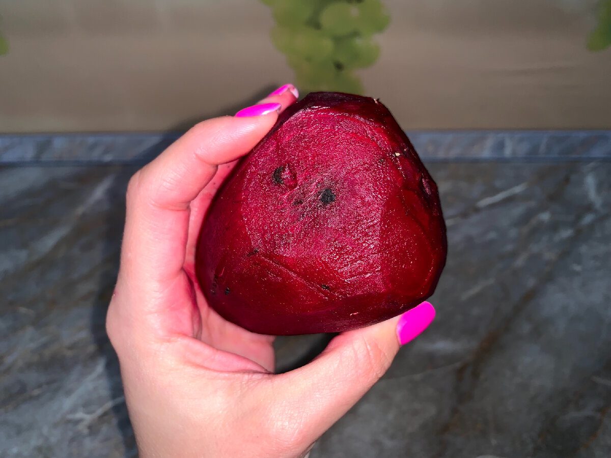 Як правильно додавати буряк у борщ для насиченого кольору