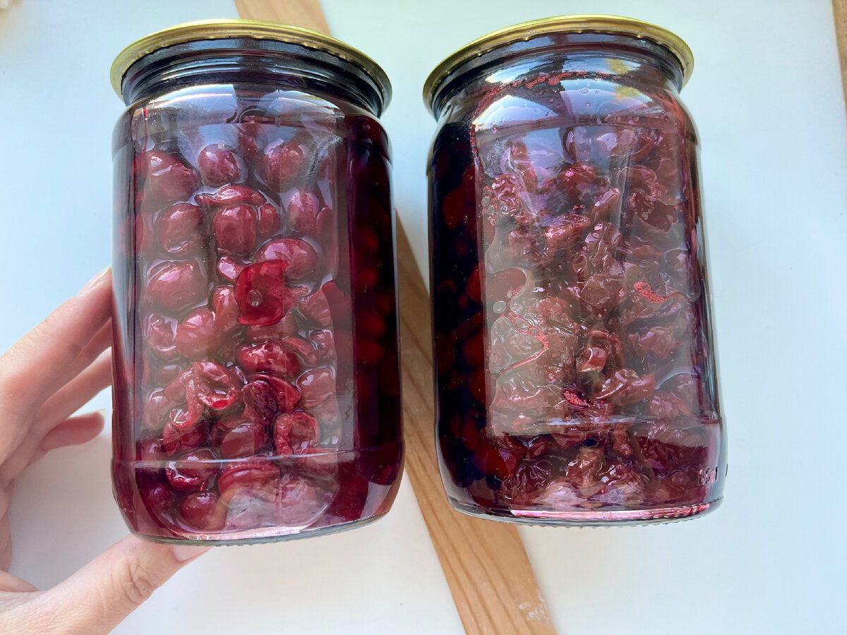 Кулінарні експерти порадили рецепт смачної заготівлі на зиму з вишні та цукру без варіння