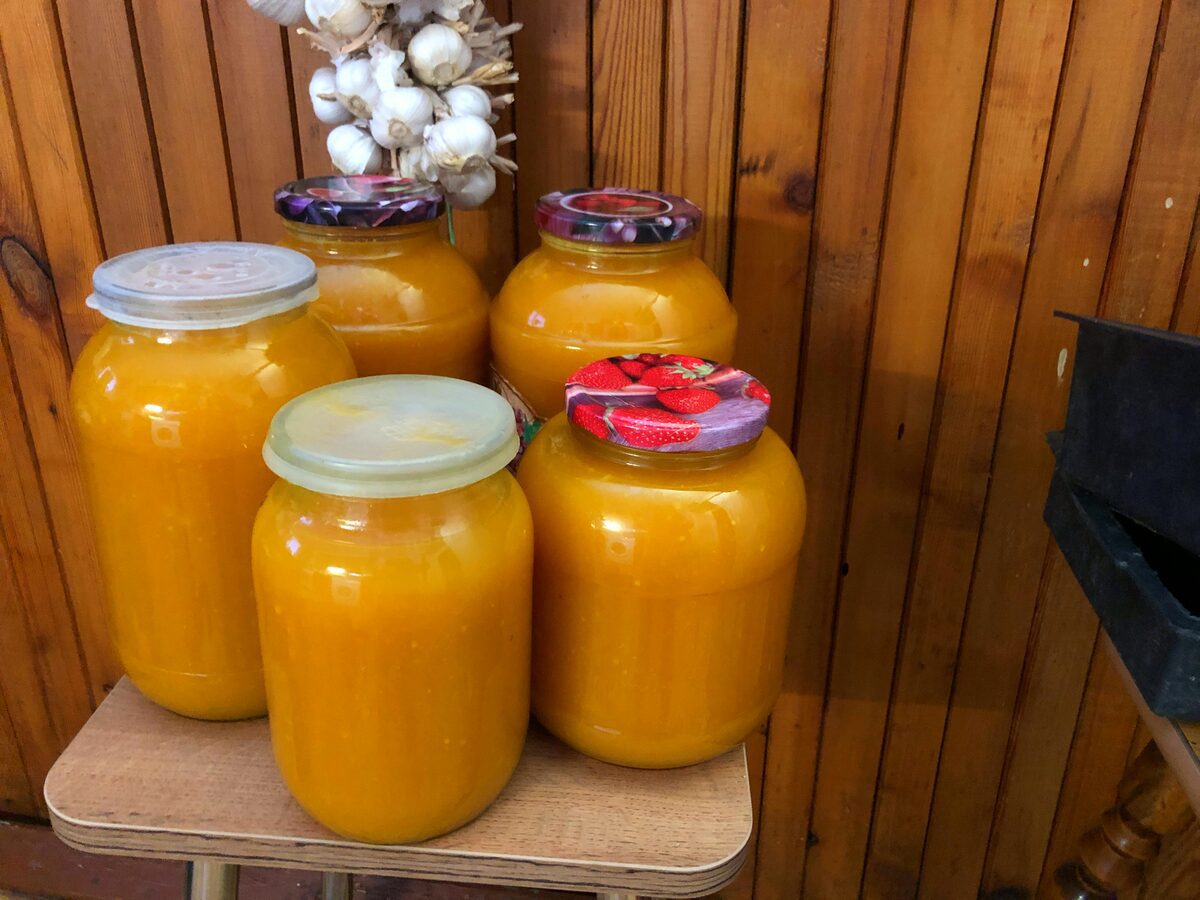 Кулінари поділились простим рецептом, з яким легко можна приготувати смачний сік на зиму