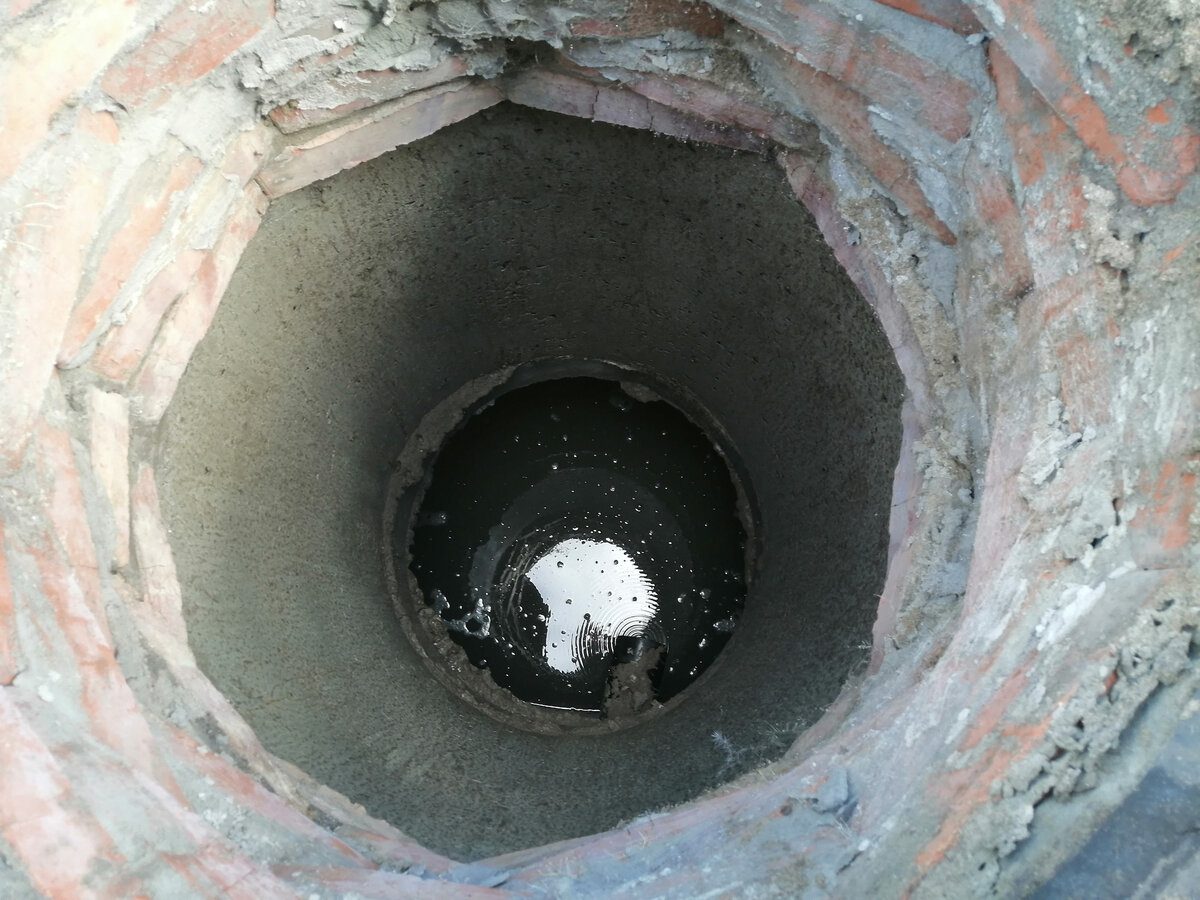 Експерти розповіли, як очистити вигрібну яму без відкачування доступним засобом