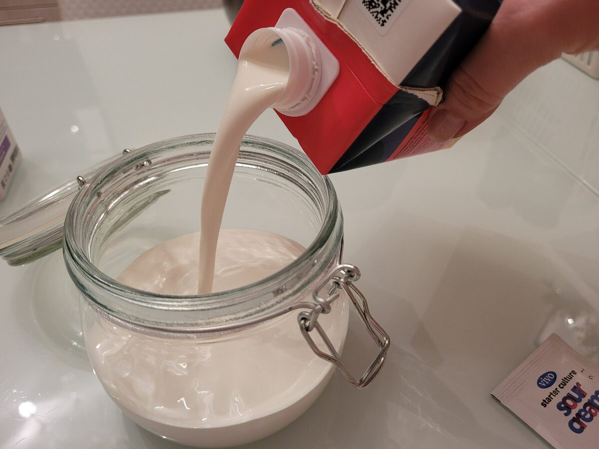 Експерти розповіли, як зі звичайного молока приготувати домашню сметану – простий рецепт