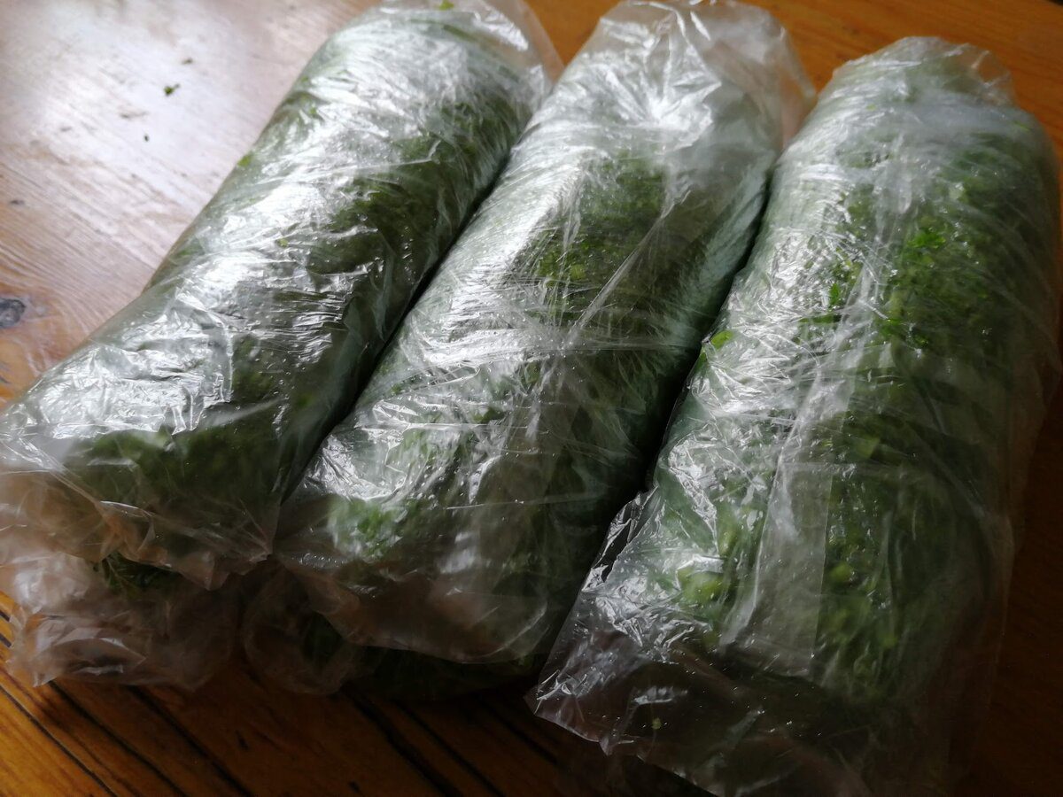 Як правильно заморожувати зелень