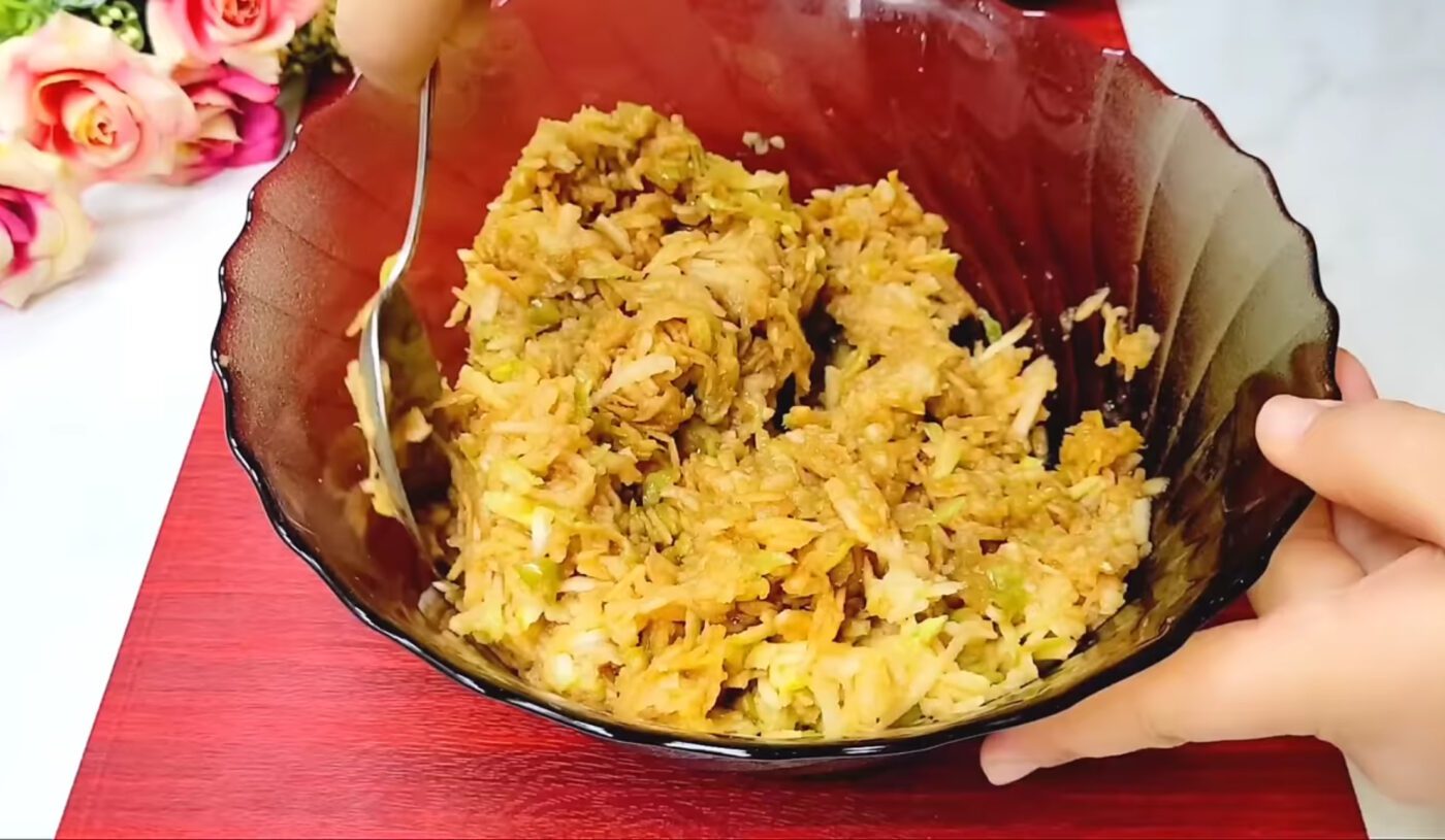 Рецепт пирога з яблуками та манкою