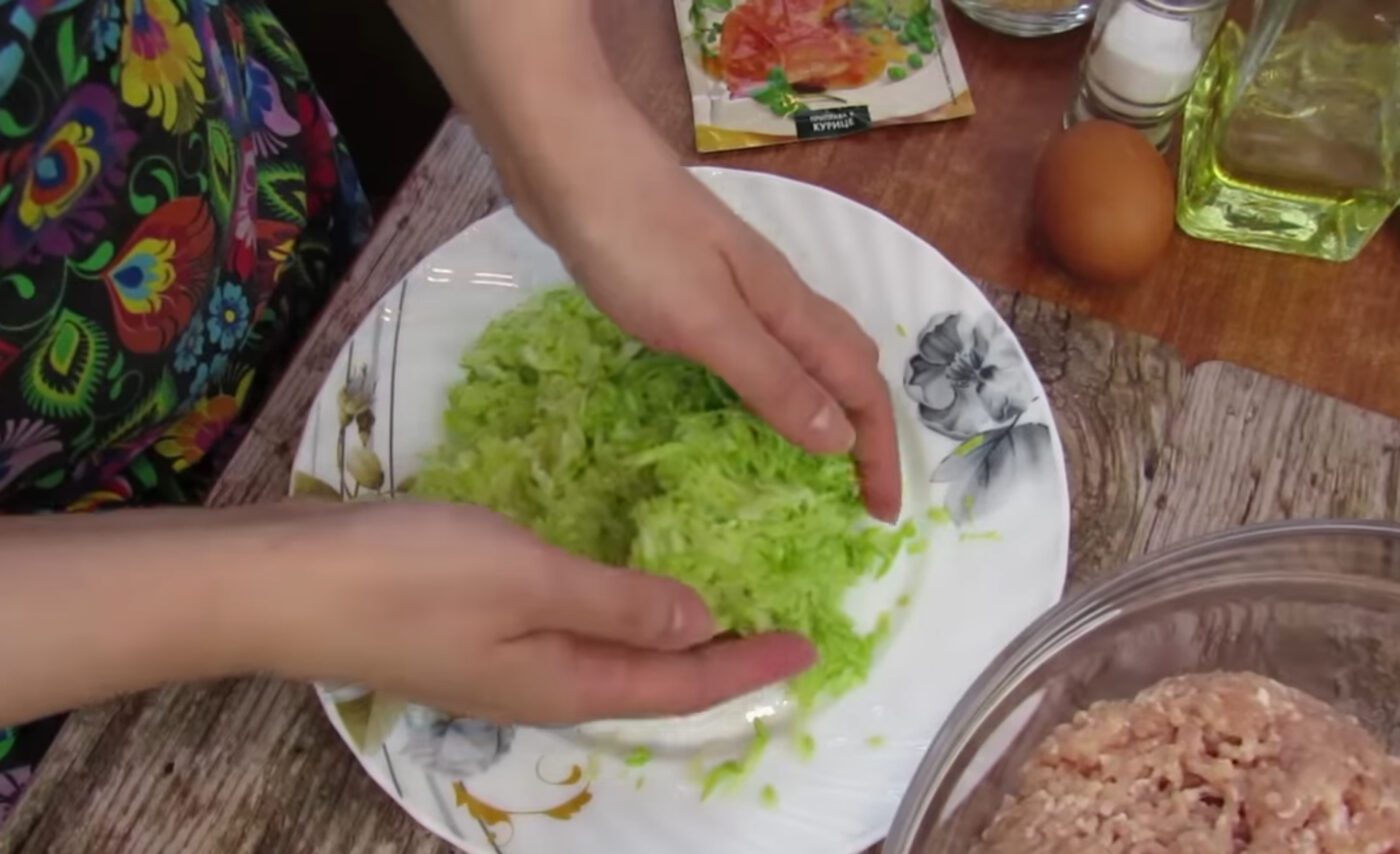 Кулінари розповіли, що додати в котлети