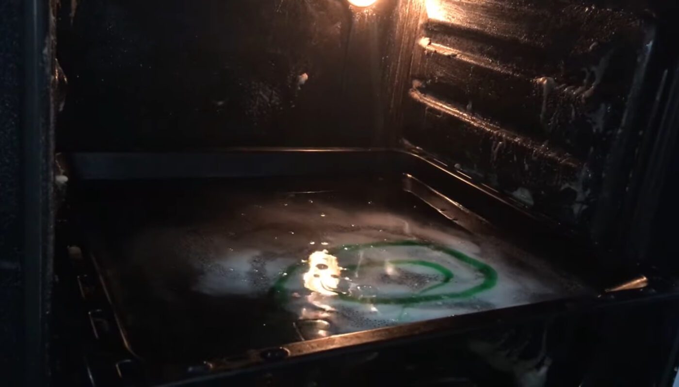 Як відмити духовку домашніми засобами