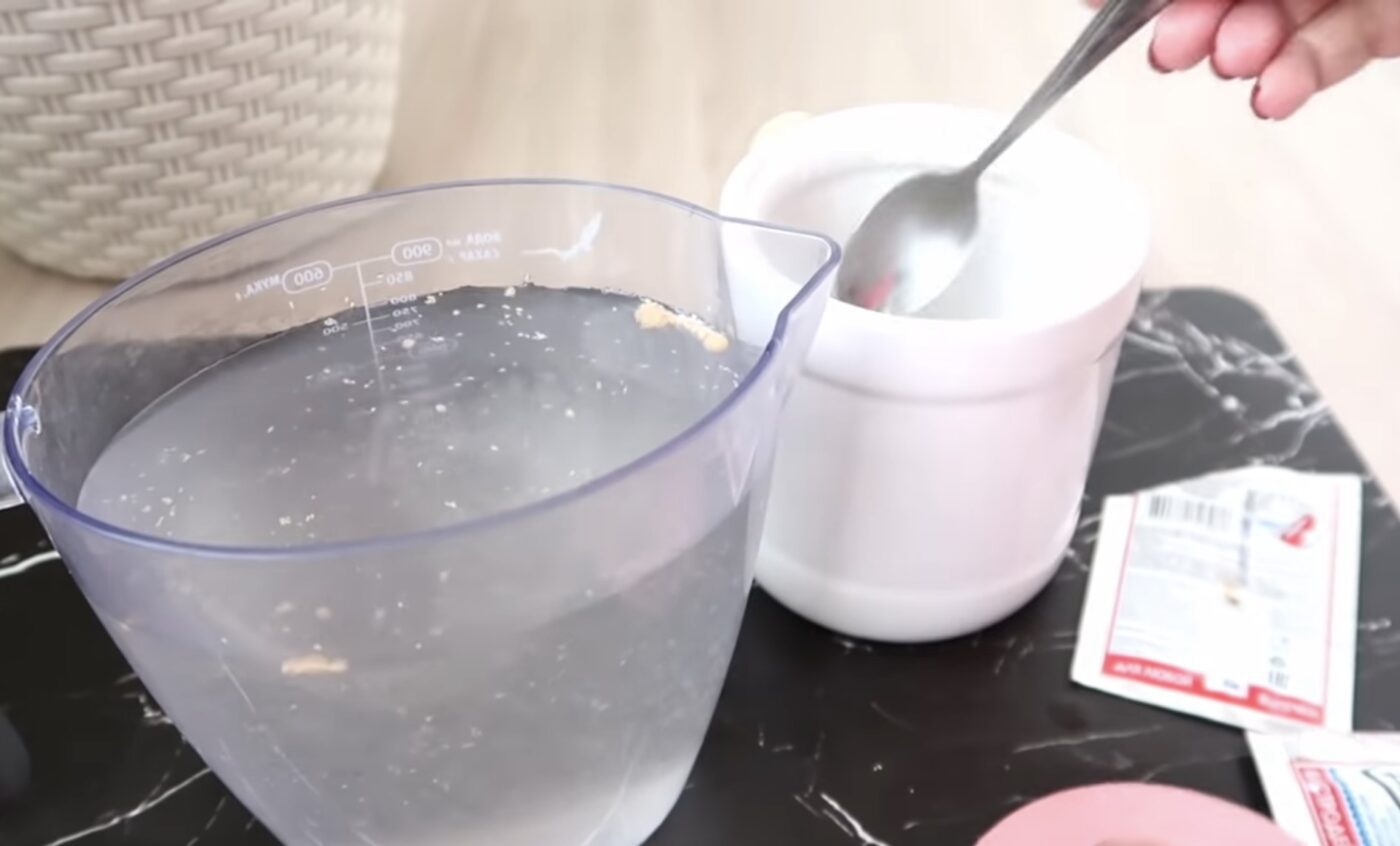 Чим підживити хатні квіти восени для гарного росту