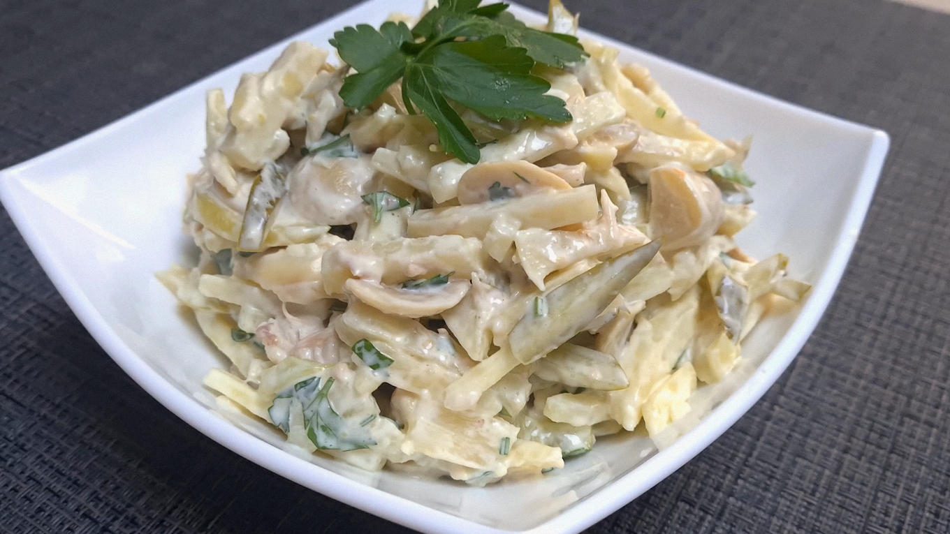 Салати з пастернаком дуже корисні та мають цікавий присмак