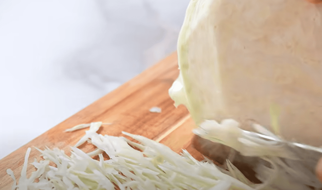 Рецепт хрумкого маринованого салату з капусти