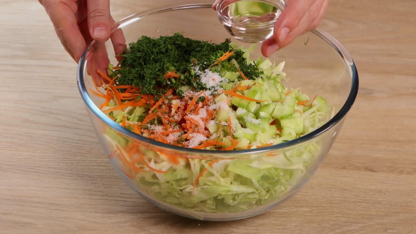 Рецепт хрумкого салату з капусти