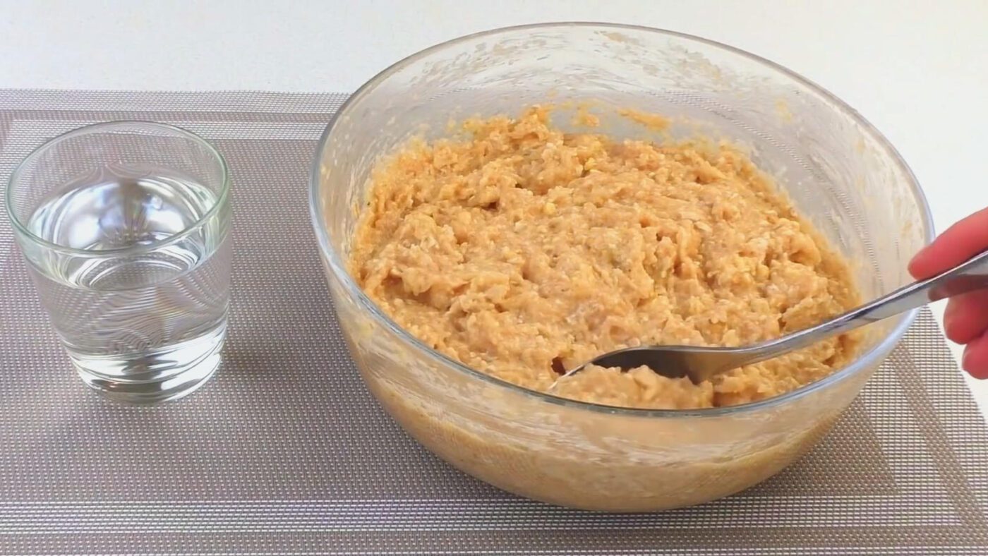 Простий рецепт котлет із курячого філе та вівсяних пластівців