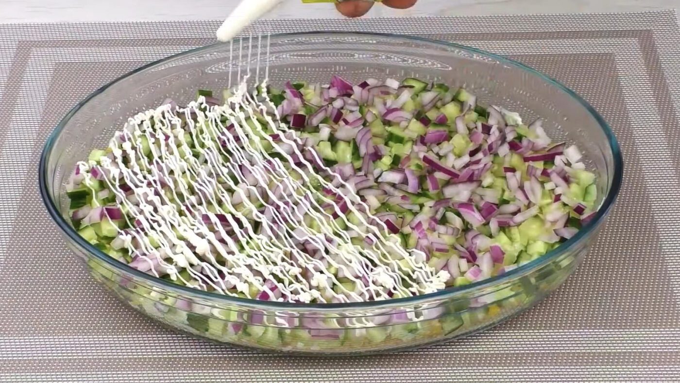 Покроковий рецепт шарового салату з кіноа та овочами