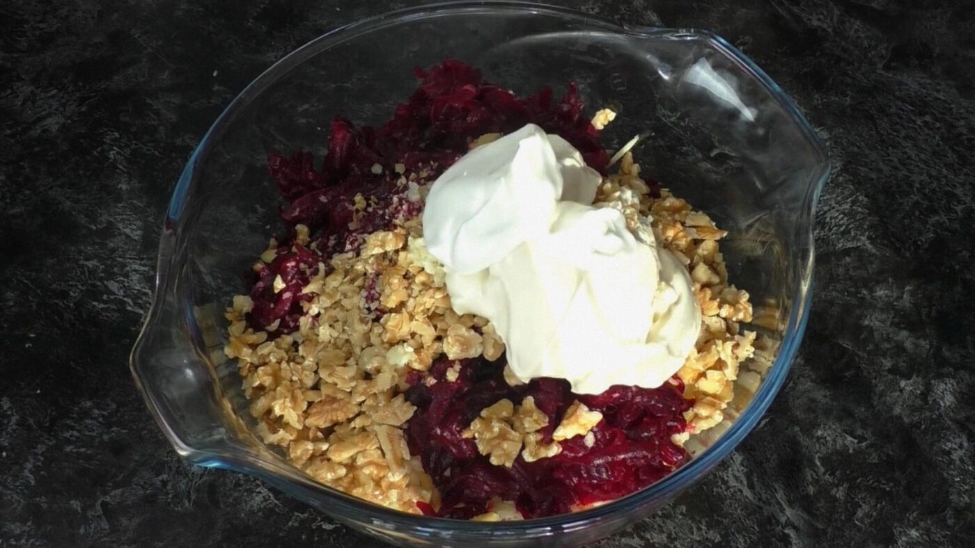 Як приготувати смачний салат з буряка