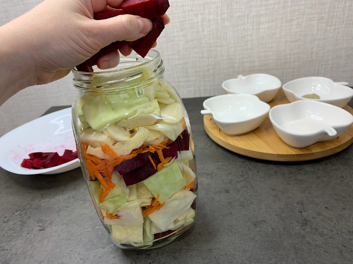 Кулінари розповіли, як приготувати смачну мариновану капусту нашвидкуруч – ідеальний рецепт