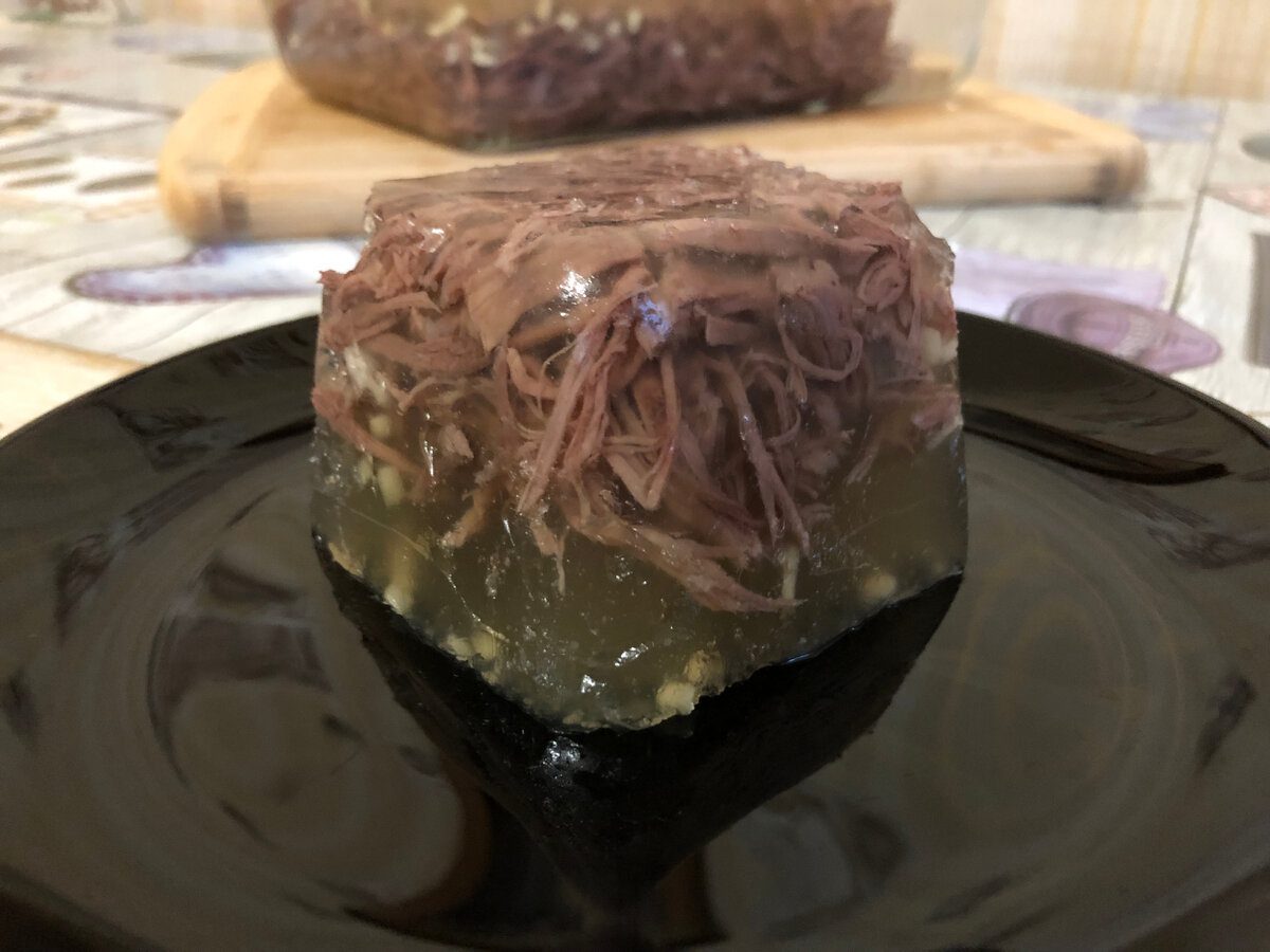 Кулінари розповіли, як приготувати смачний і насичений холодець нашвидкуруч – простий рецепт