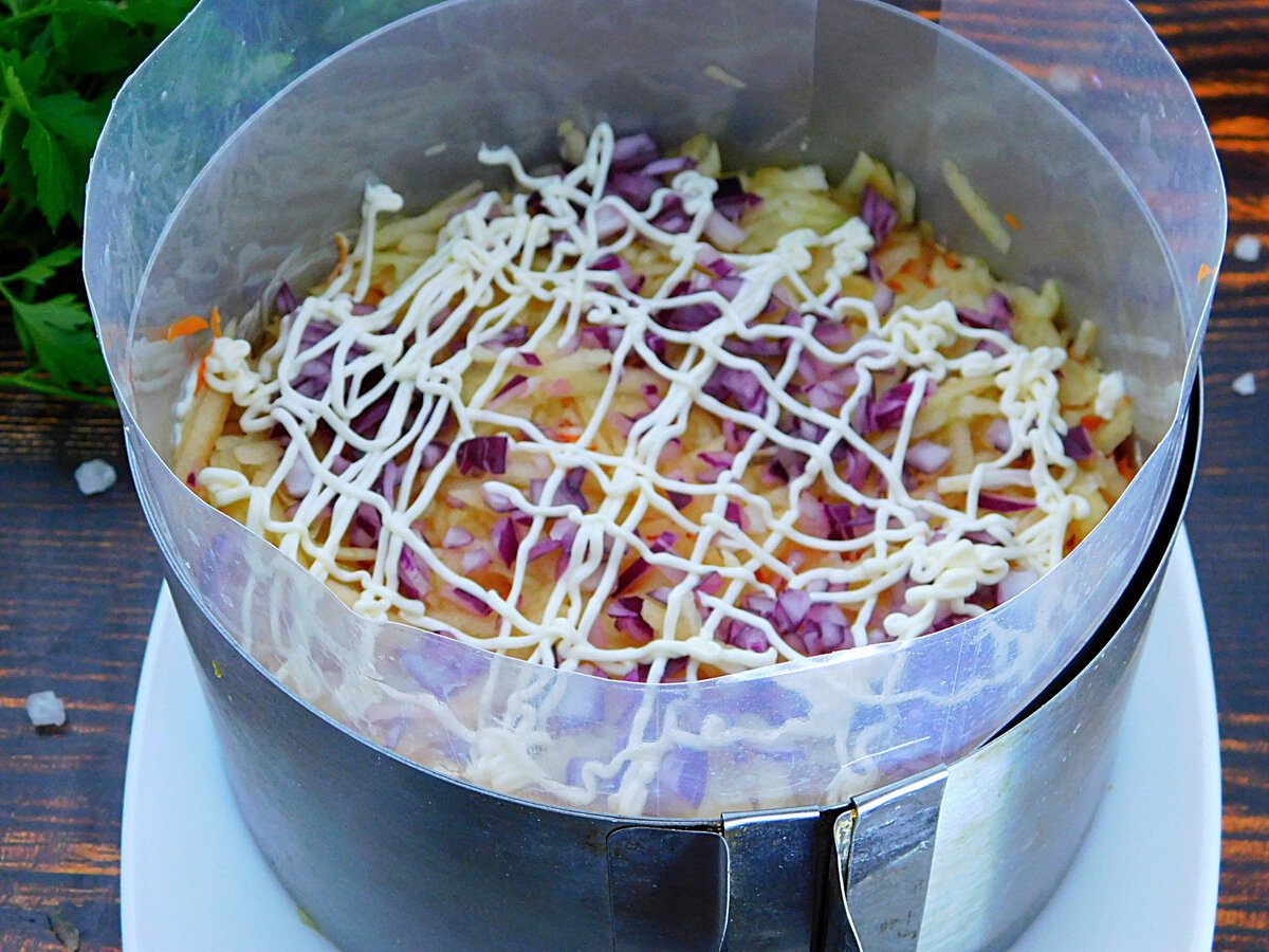 Рецепт поживного салату з простих продуктів