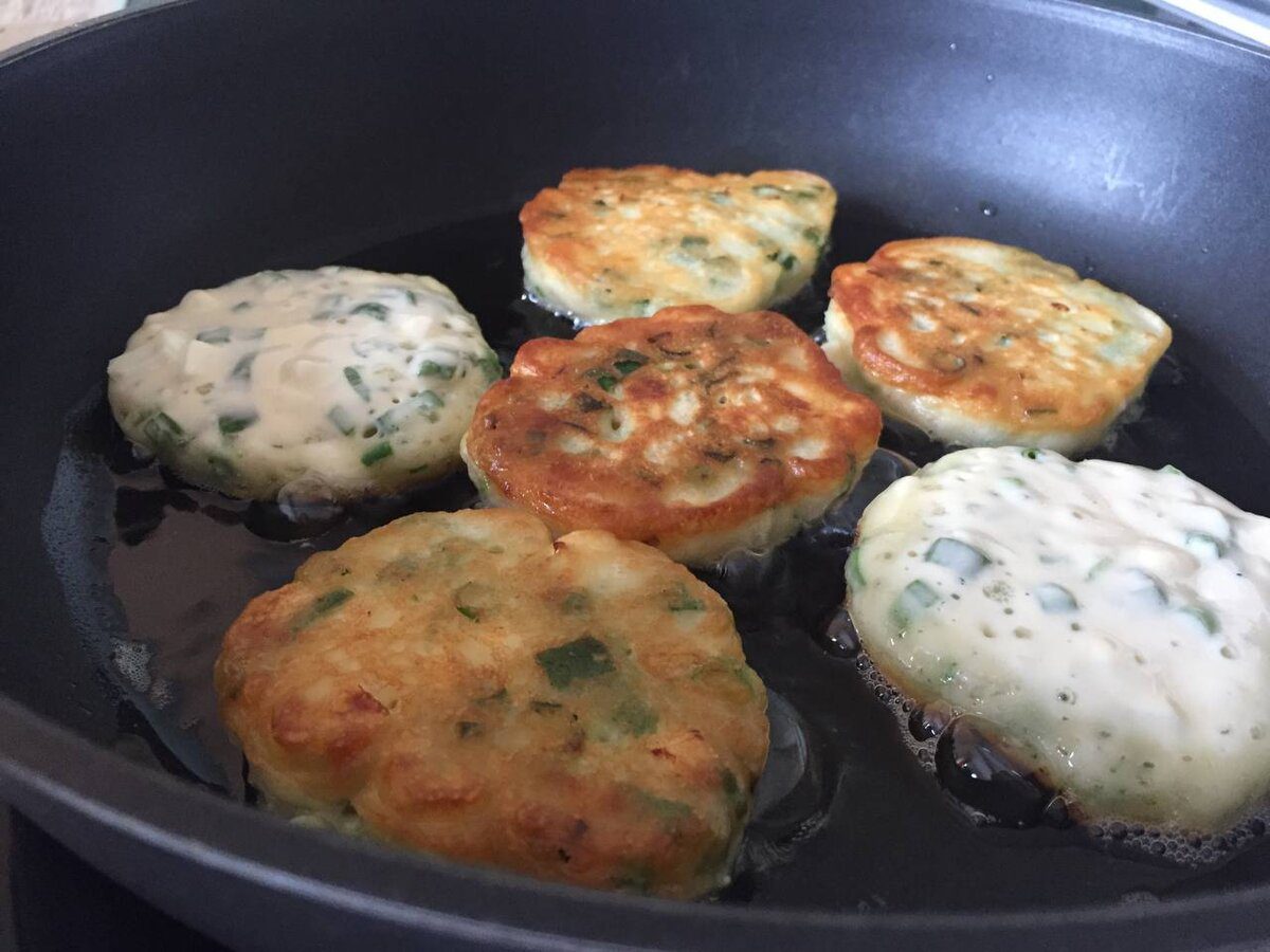 Експерти розповіли, як приготувати смачні ліниві пиріжки до столу – без замішування тіста